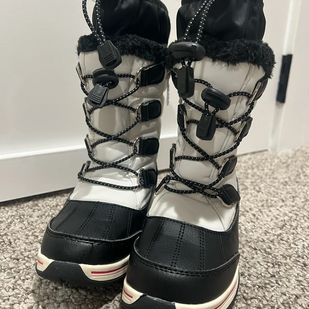 Totes Kids Black and White Snow Boots Size 1
